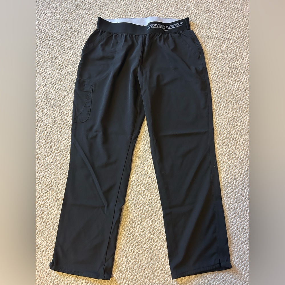 Black Women’s Skechers Scrub Pants